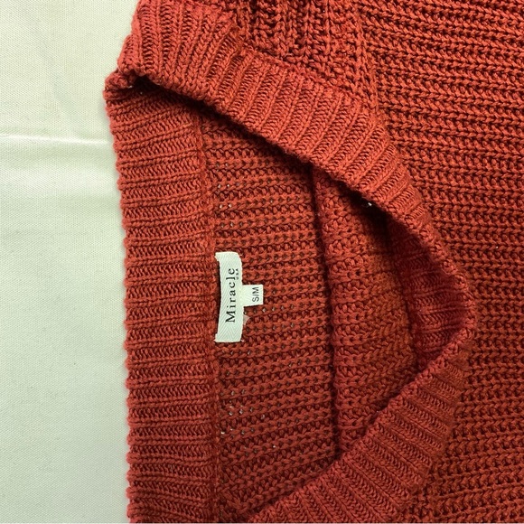 Miracle Red Crew Neck Sweater with Chunky Knit Loose Shape - Picture 5 of 10